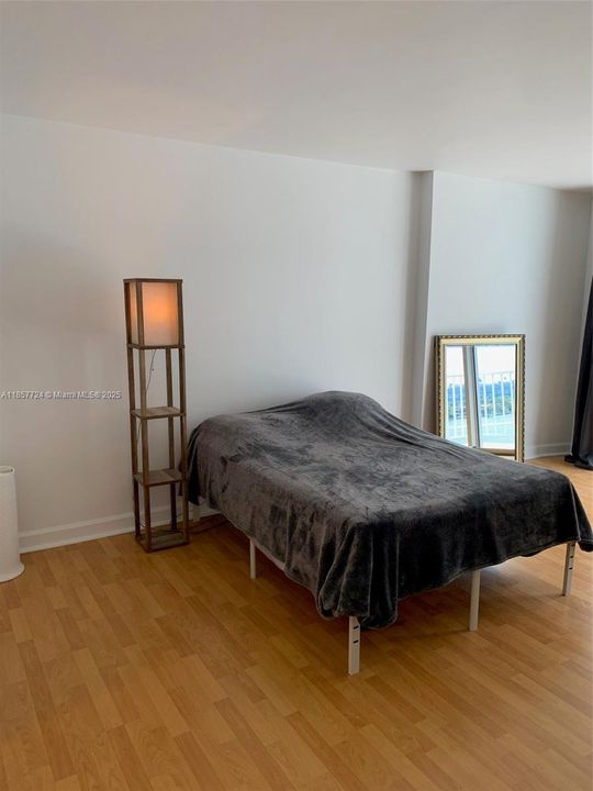 For Sale: $529,000 (2 beds, 1 baths, 940 Square Feet)