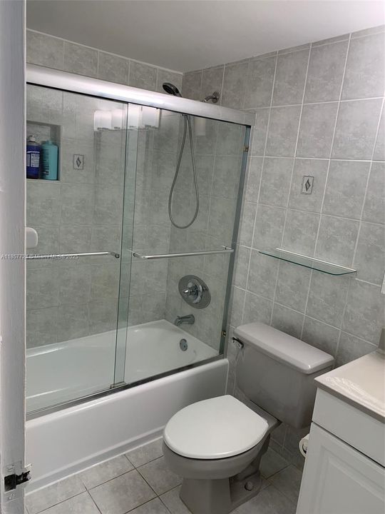 For Sale: $529,000 (2 beds, 1 baths, 940 Square Feet)