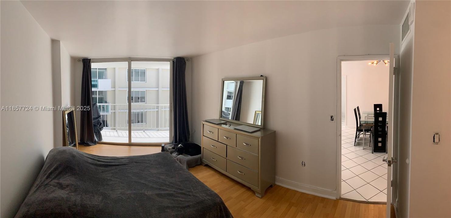For Sale: $529,000 (2 beds, 1 baths, 940 Square Feet)