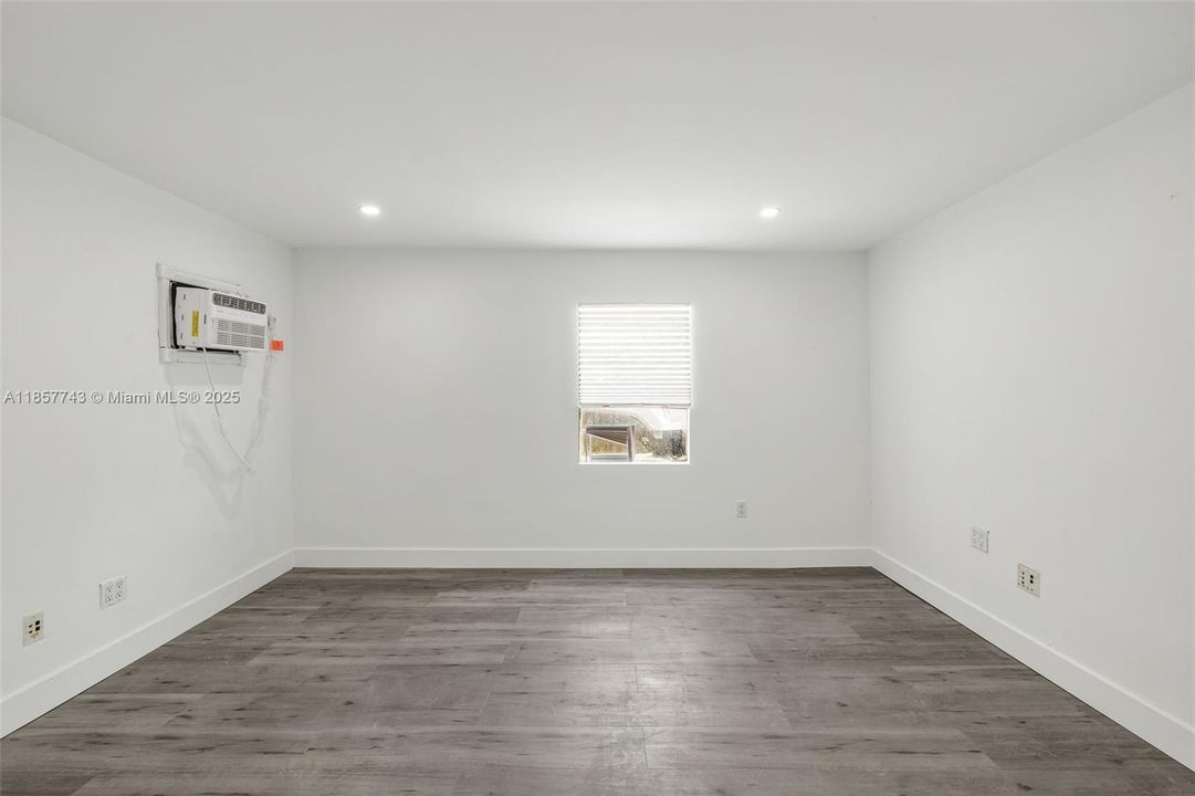 出租: $18 (0 贝兹, 0 浴室, 0 平方英尺)