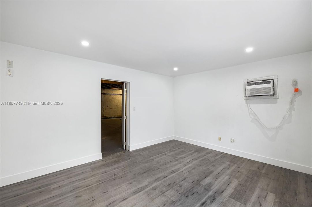 出租: $18 (0 贝兹, 0 浴室, 0 平方英尺)