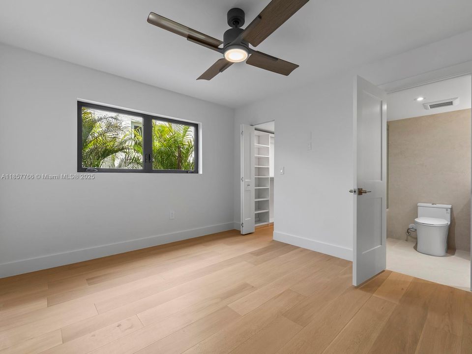 Activo con contrato: $2,399,000 (4 camas, 3 baños, 2465 Pies cuadrados)