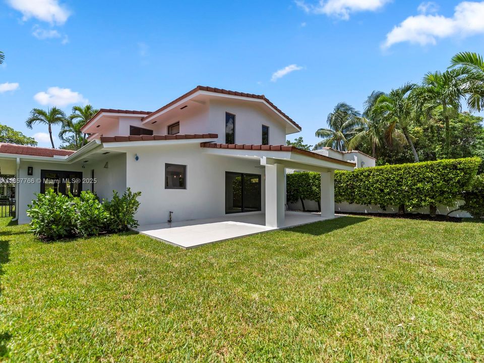 Activo con contrato: $2,399,000 (4 camas, 3 baños, 2465 Pies cuadrados)