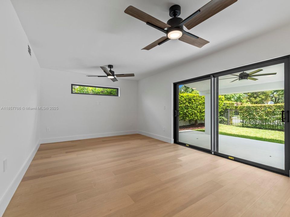 Activo con contrato: $2,399,000 (4 camas, 3 baños, 2465 Pies cuadrados)