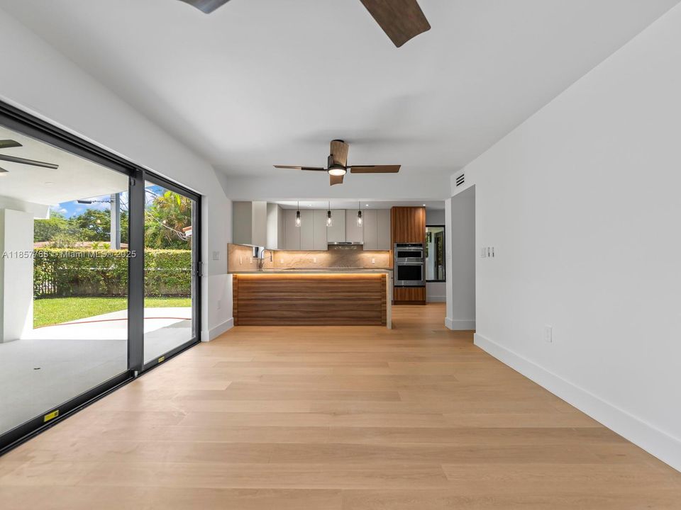 Activo con contrato: $2,399,000 (4 camas, 3 baños, 2465 Pies cuadrados)