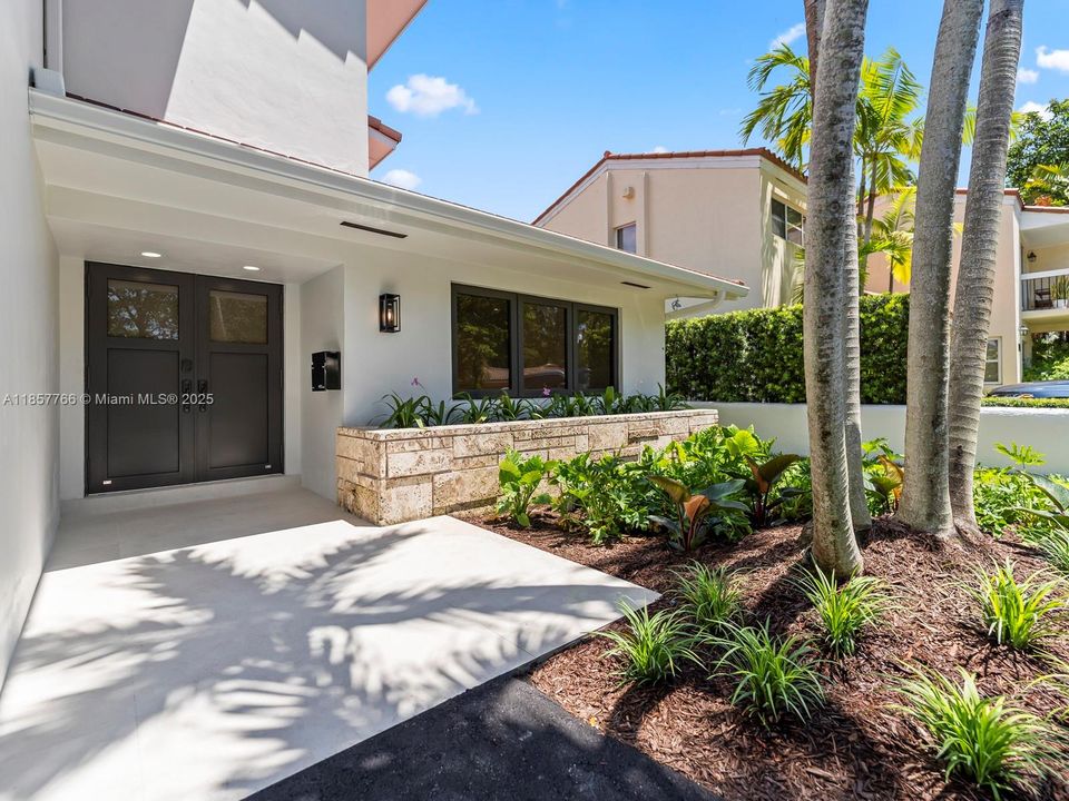 Activo con contrato: $2,399,000 (4 camas, 3 baños, 2465 Pies cuadrados)