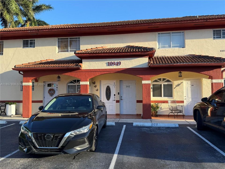 最近售出: $324,995 (2 贝兹, 2 浴室, 1190 平方英尺)