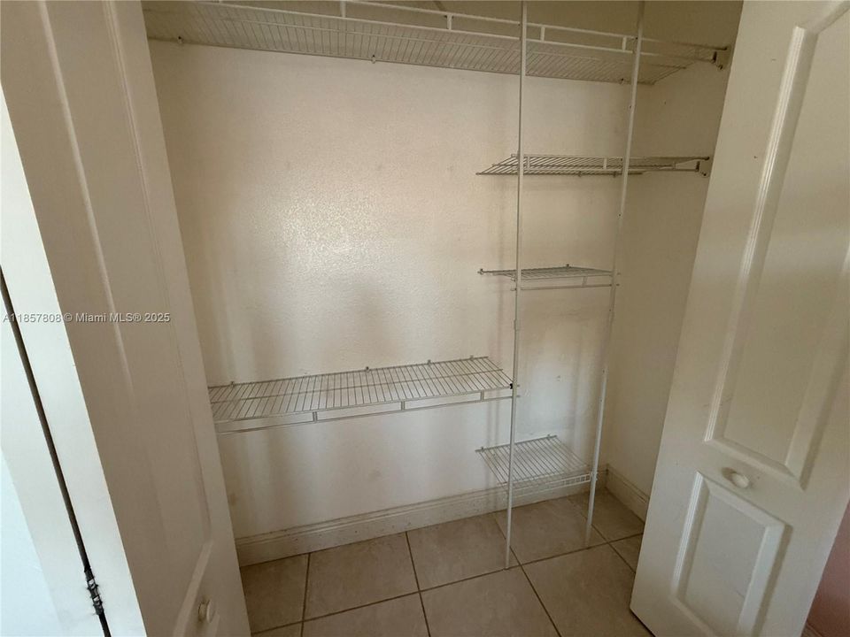 最近售出: $324,995 (2 贝兹, 2 浴室, 1190 平方英尺)