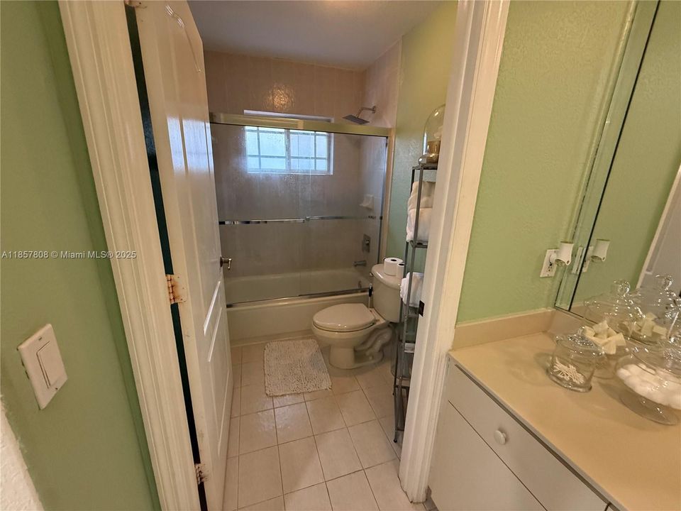 最近售出: $324,995 (2 贝兹, 2 浴室, 1190 平方英尺)