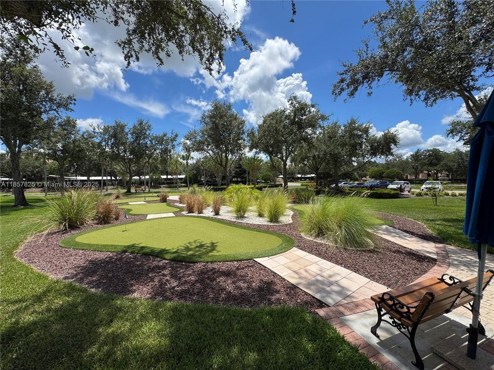 合同活跃: $229,000 (2 贝兹, 2 浴室, 1826 平方英尺)