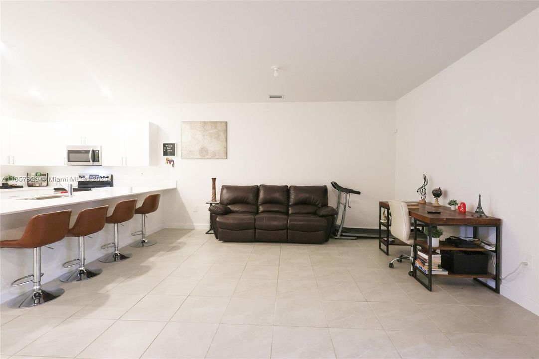 For Sale: $398,990 (3 beds, 2 baths, 1648 Square Feet)