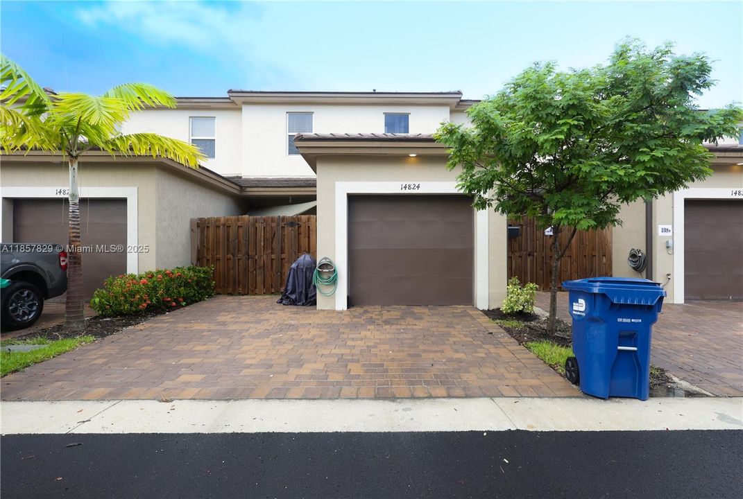 For Sale: $398,990 (3 beds, 2 baths, 1648 Square Feet)