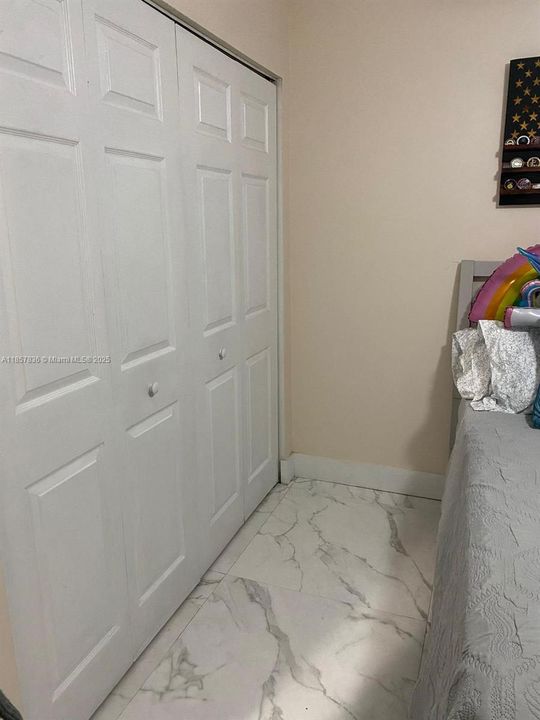 Activo con contrato: $3,000 (3 camas, 2 baños, 1561 Pies cuadrados)