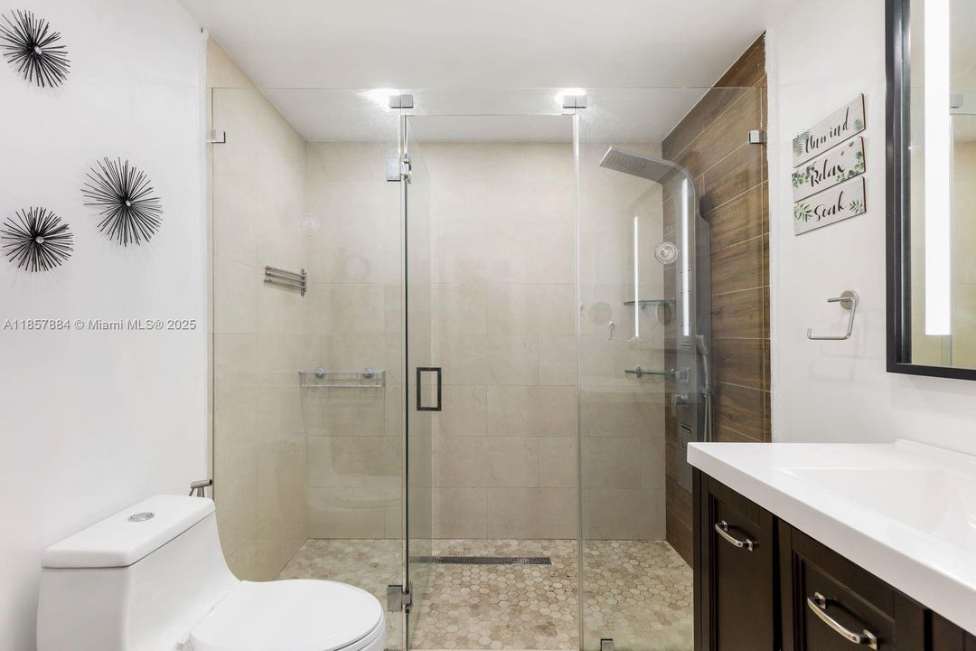 最近售出: $775,000 (3 贝兹, 2 浴室, 2087 平方英尺)