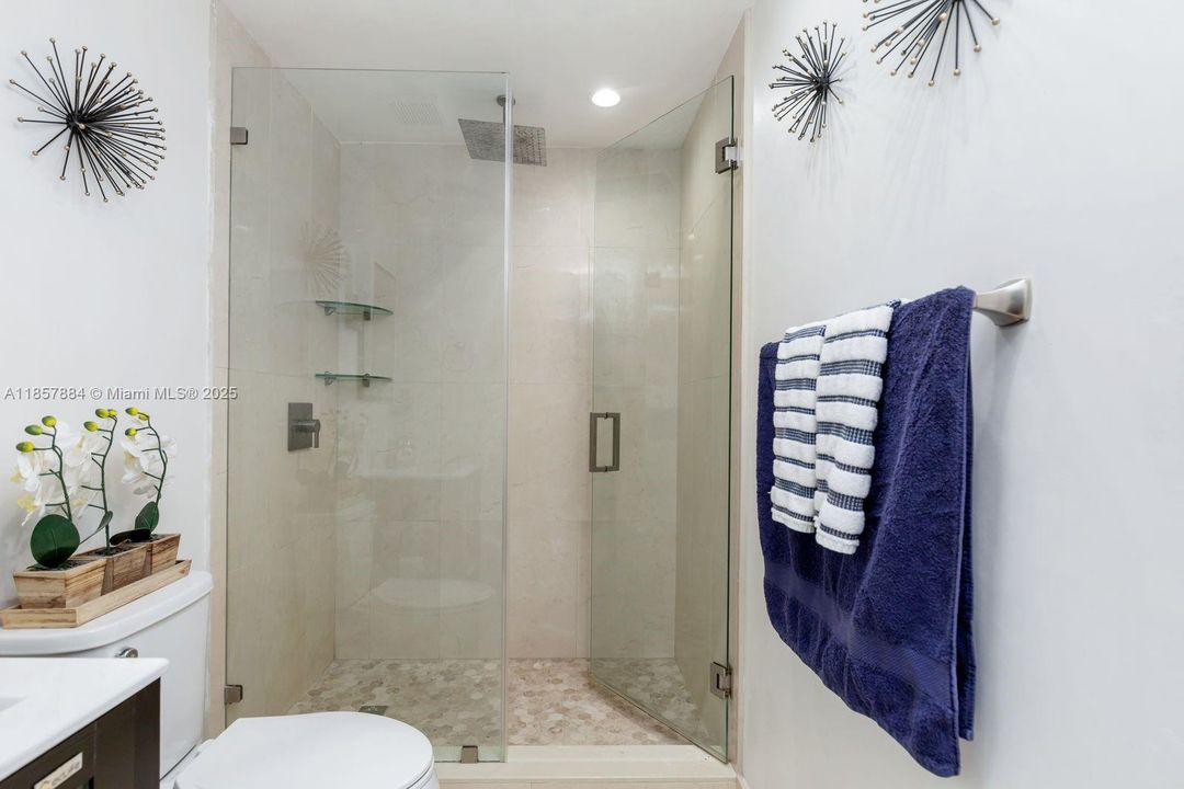 最近售出: $775,000 (3 贝兹, 2 浴室, 2087 平方英尺)