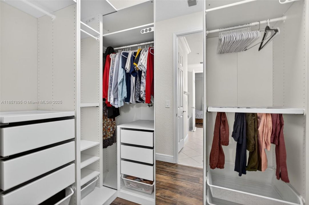 Недавно продано: $479,000 (3 спален, 2 ванн, 1839 Квадратных фут)