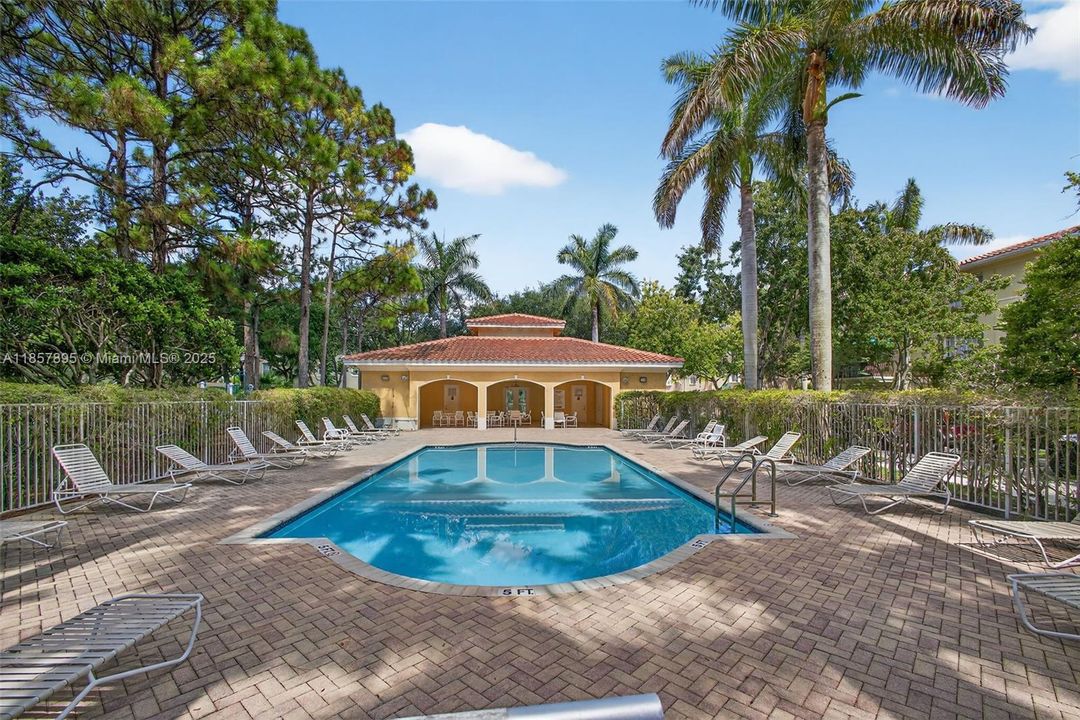 Недавно продано: $479,000 (3 спален, 2 ванн, 1839 Квадратных фут)