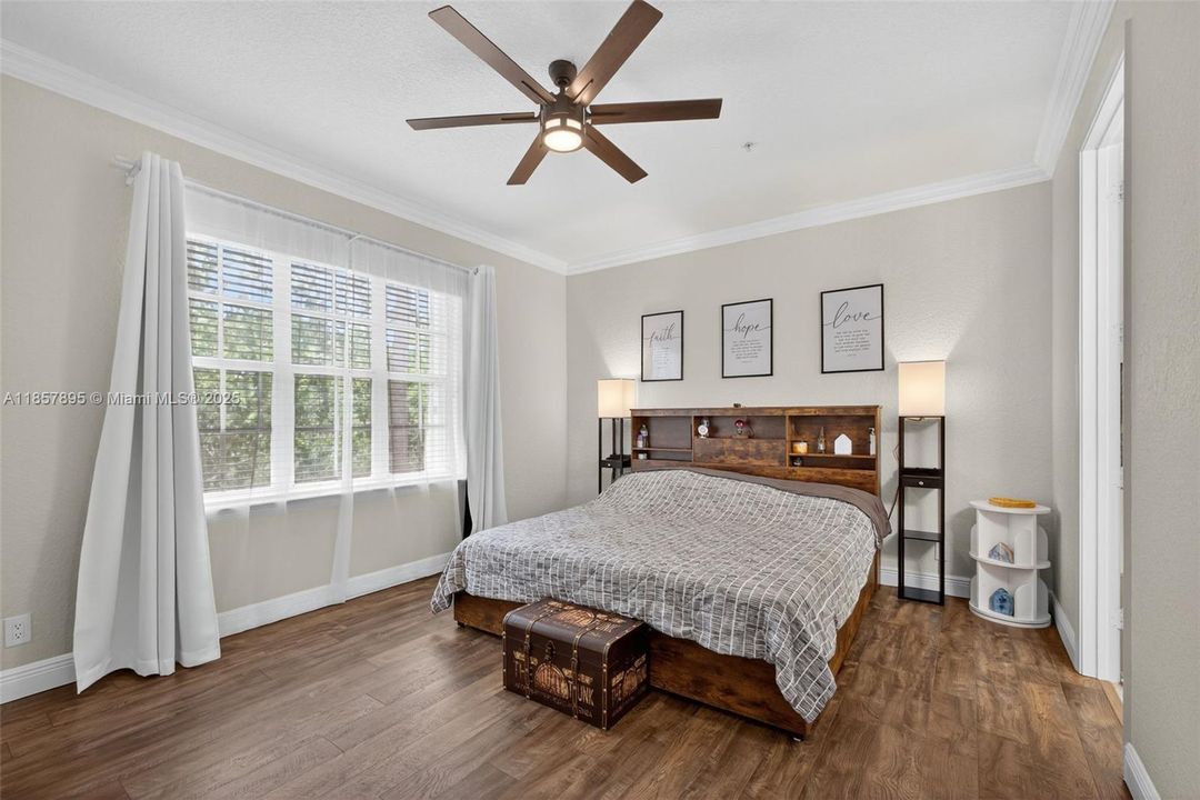 Недавно продано: $479,000 (3 спален, 2 ванн, 1839 Квадратных фут)