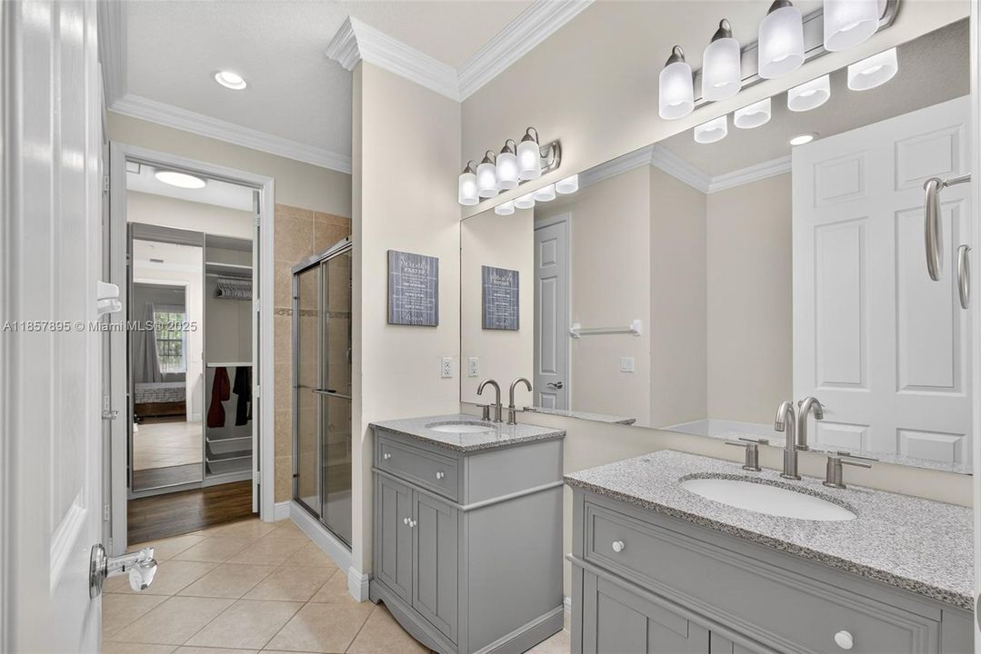 Недавно продано: $479,000 (3 спален, 2 ванн, 1839 Квадратных фут)