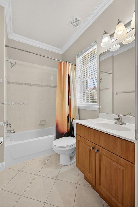 Недавно продано: $479,000 (3 спален, 2 ванн, 1839 Квадратных фут)