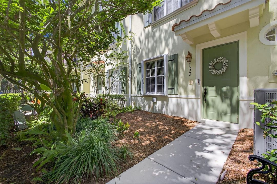 Недавно продано: $479,000 (3 спален, 2 ванн, 1839 Квадратных фут)