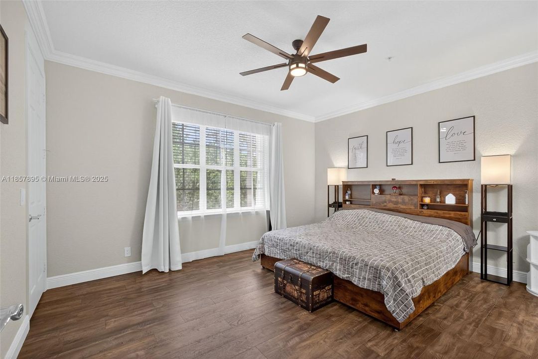 Недавно продано: $479,000 (3 спален, 2 ванн, 1839 Квадратных фут)