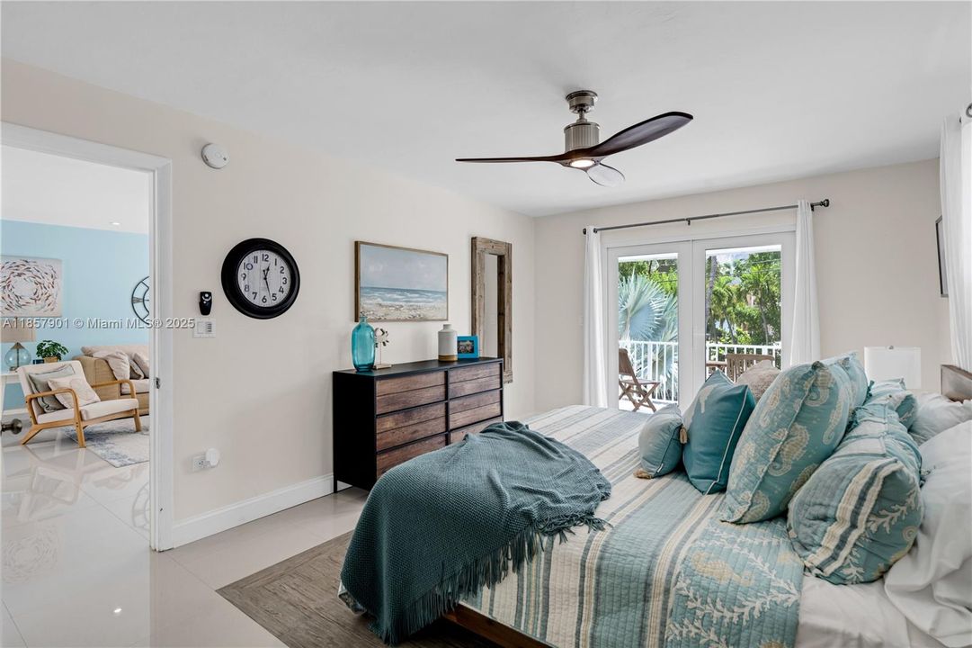 Recently Sold: $1,699,999 (3 beds, 3 baths, 1066 Square Feet)