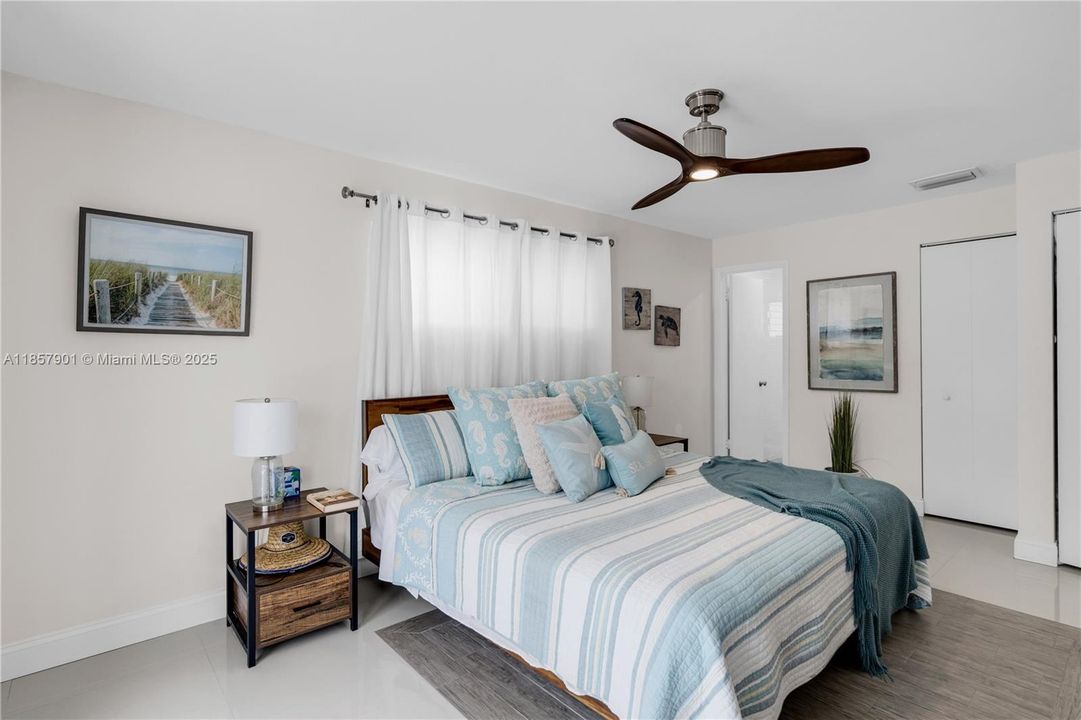 Recently Sold: $1,699,999 (3 beds, 3 baths, 1066 Square Feet)