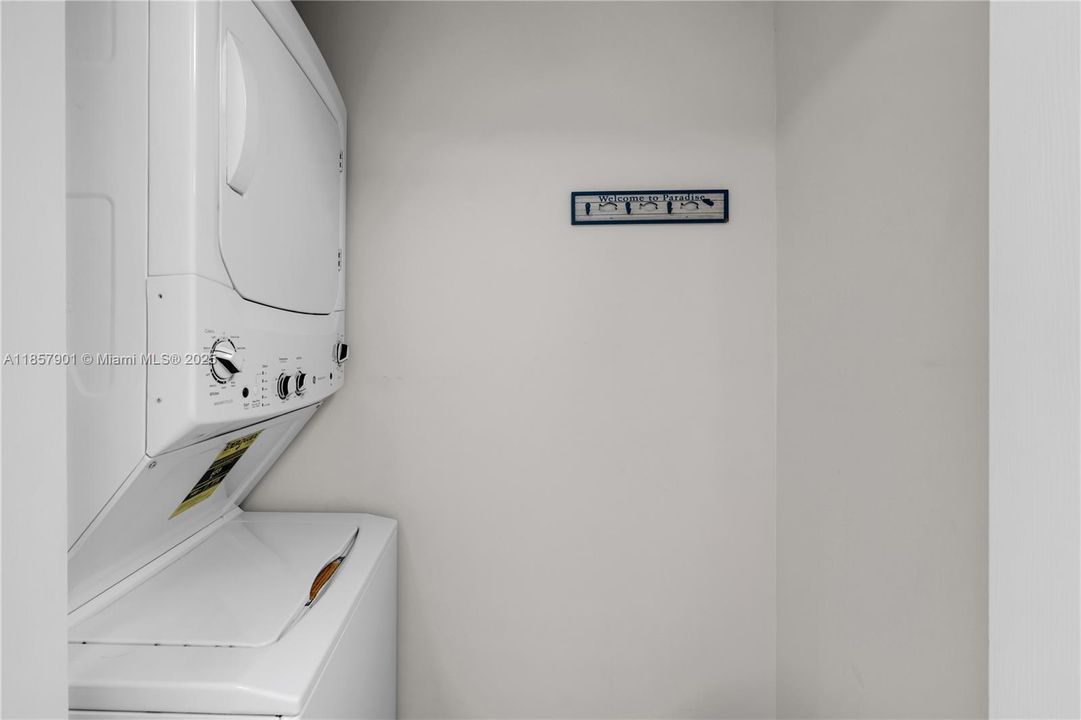 Recently Sold: $1,699,999 (3 beds, 3 baths, 1066 Square Feet)