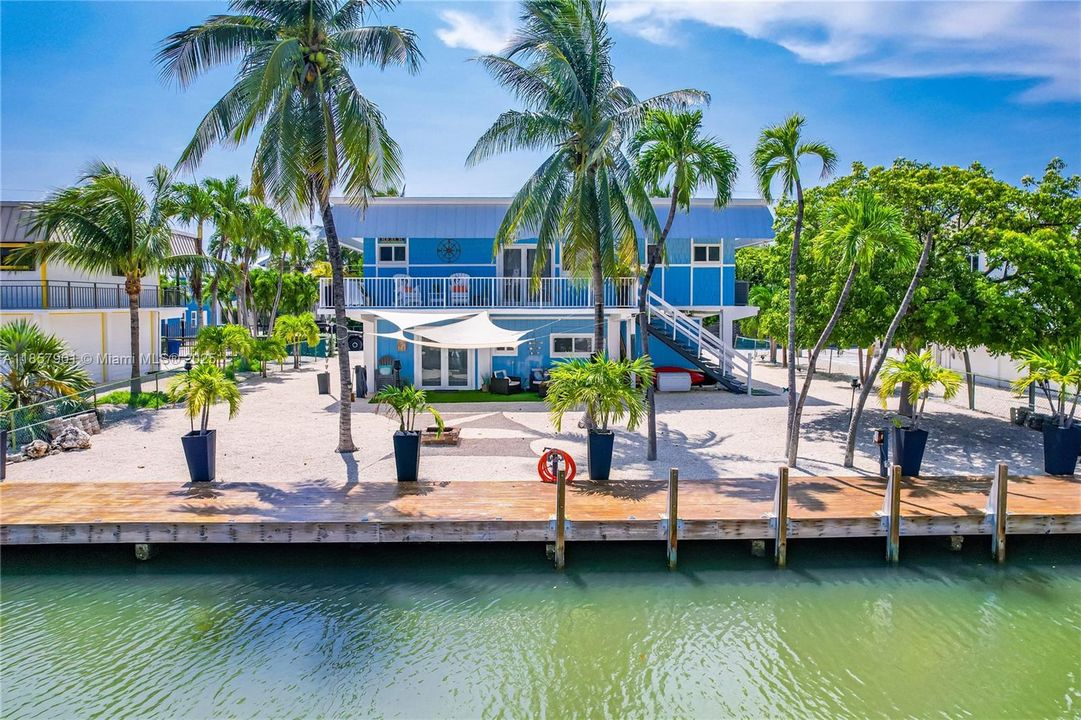 Recently Sold: $1,699,999 (3 beds, 3 baths, 1066 Square Feet)