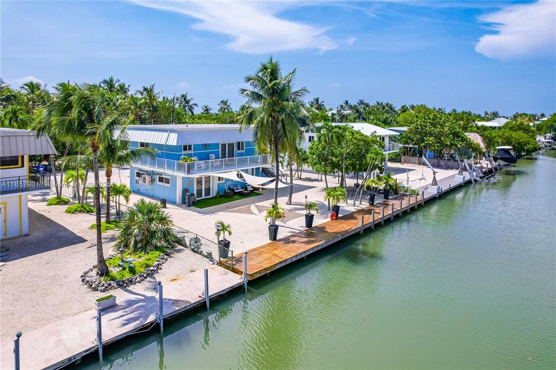 Recently Sold: $1,699,999 (3 beds, 3 baths, 1066 Square Feet)