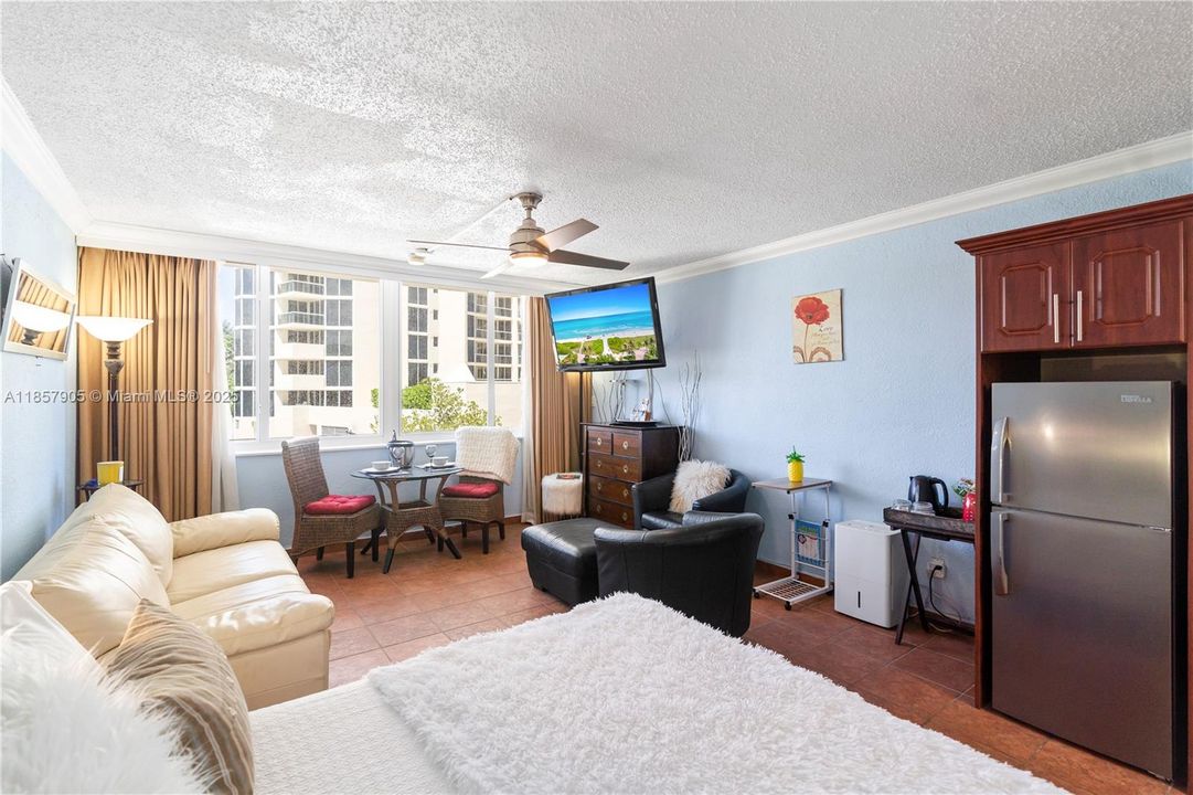 待售: $109,000 (0 贝兹, 1 浴室, 360 平方英尺)