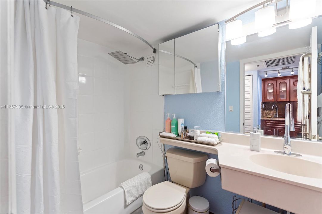 待售: $109,000 (0 贝兹, 1 浴室, 360 平方英尺)