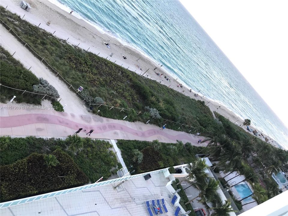 合同活跃: $6,000 (2 贝兹, 2 浴室, 1185 平方英尺)