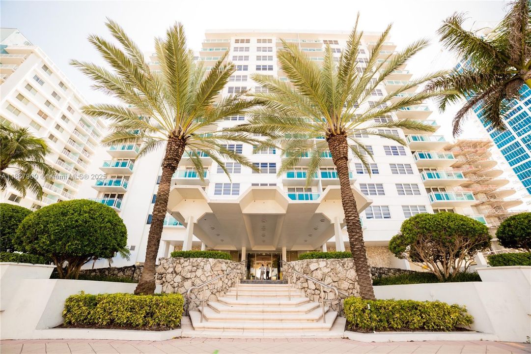 合同活跃: $6,000 (2 贝兹, 2 浴室, 1185 平方英尺)