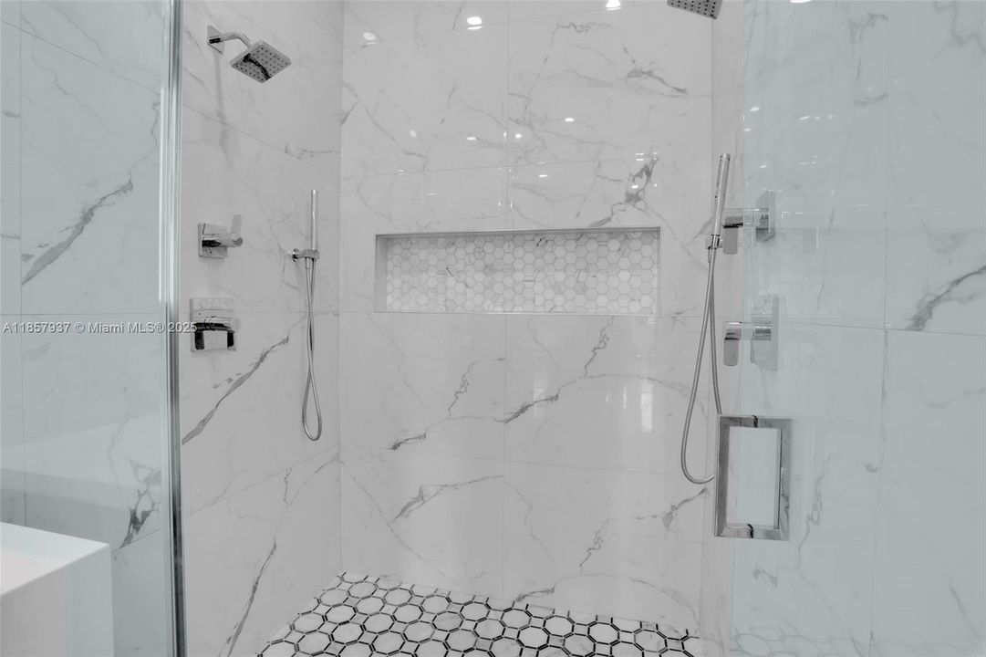 Active With Contract: $1,685,000 (5 beds, 4 baths, 2909 Square Feet)