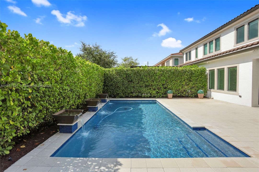 Active With Contract: $1,685,000 (5 beds, 4 baths, 2909 Square Feet)