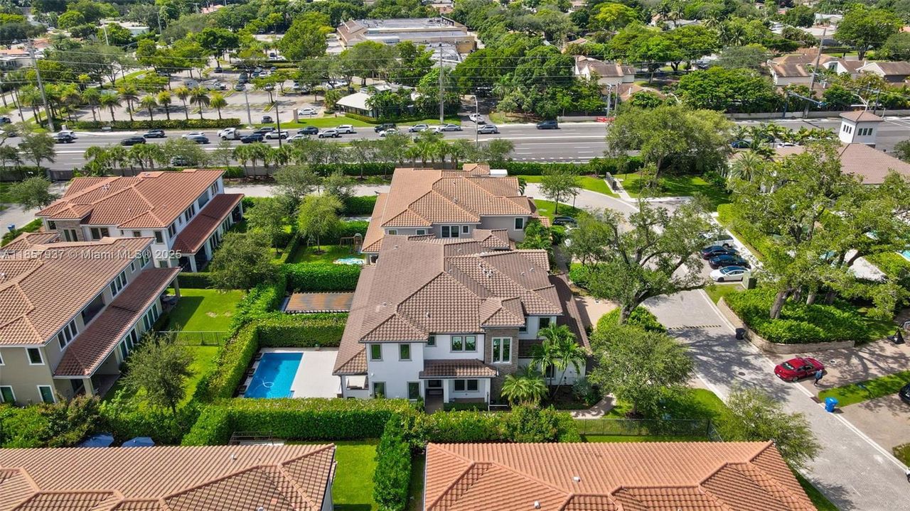 Active With Contract: $1,685,000 (5 beds, 4 baths, 2909 Square Feet)