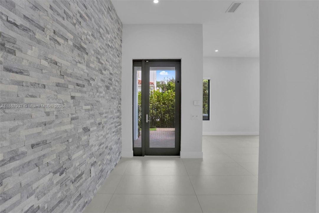 Active With Contract: $1,685,000 (5 beds, 4 baths, 2909 Square Feet)