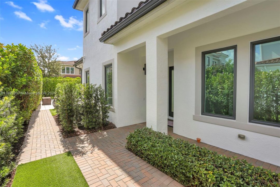 Active With Contract: $1,685,000 (5 beds, 4 baths, 2909 Square Feet)