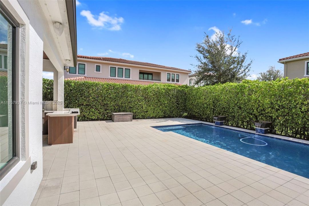 Active With Contract: $1,685,000 (5 beds, 4 baths, 2909 Square Feet)