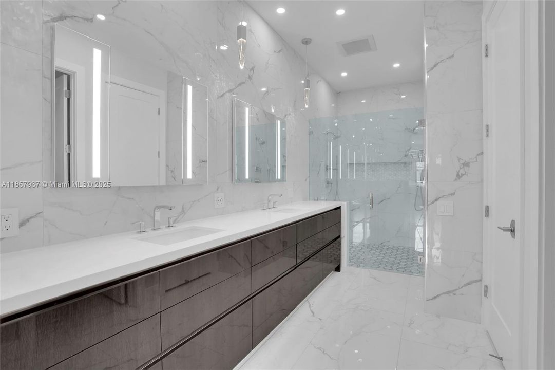 Active With Contract: $1,685,000 (5 beds, 4 baths, 2909 Square Feet)