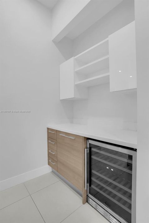 Active With Contract: $1,685,000 (5 beds, 4 baths, 2909 Square Feet)