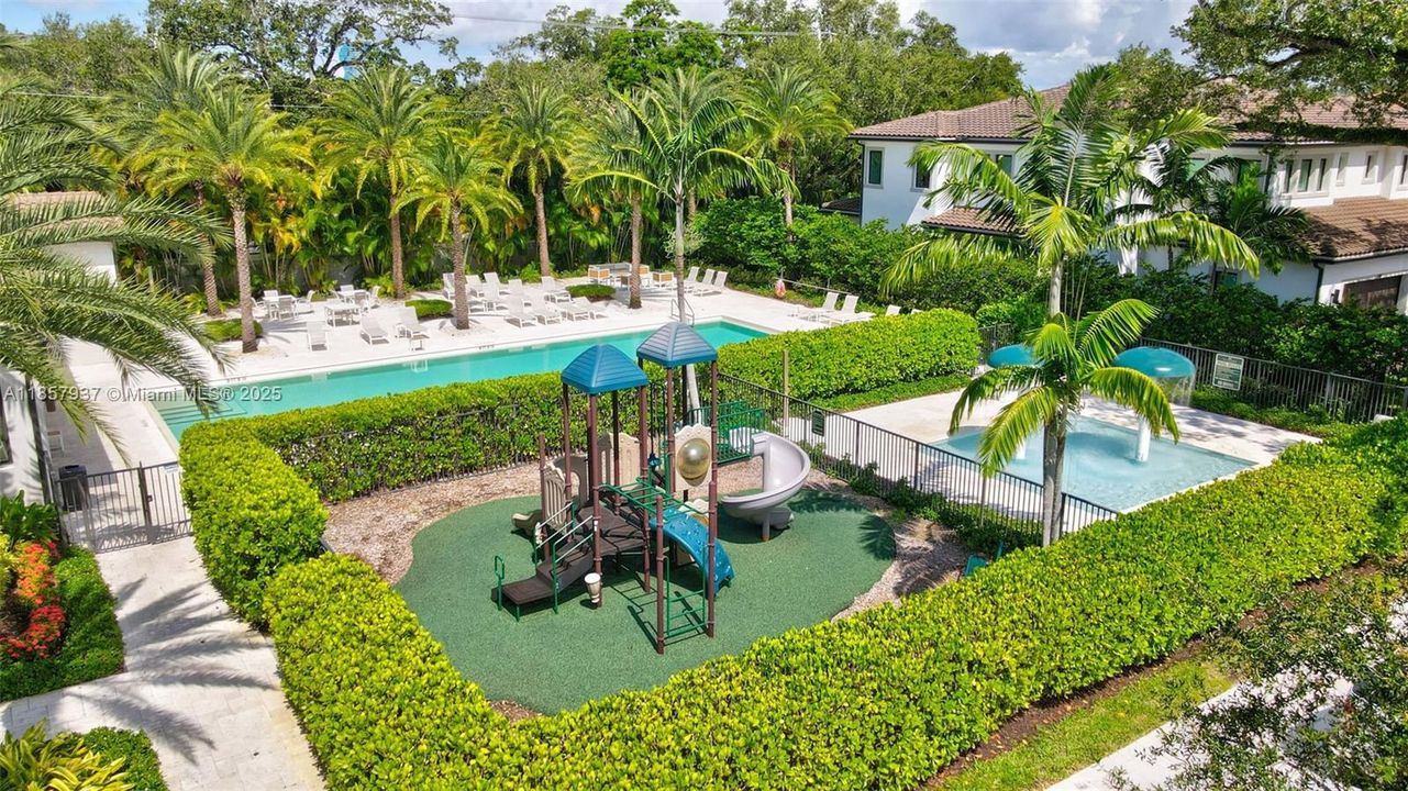 Active With Contract: $1,685,000 (5 beds, 4 baths, 2909 Square Feet)