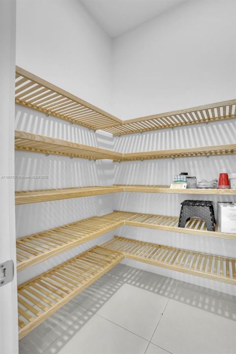 Active With Contract: $1,685,000 (5 beds, 4 baths, 2909 Square Feet)