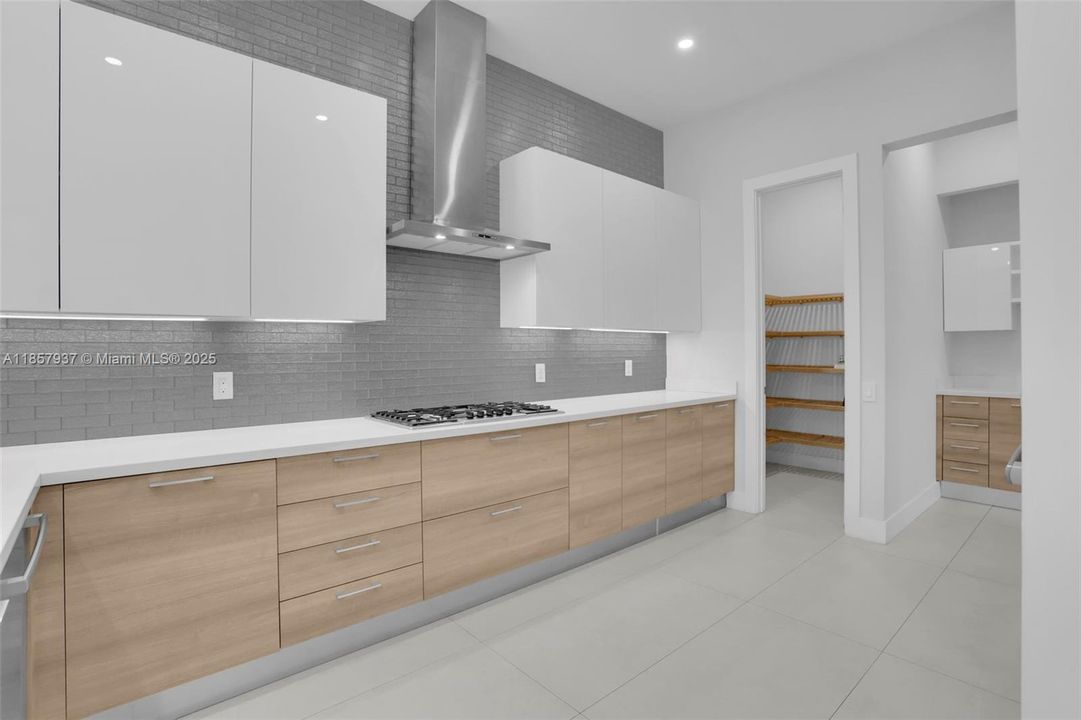 Active With Contract: $1,685,000 (5 beds, 4 baths, 2909 Square Feet)