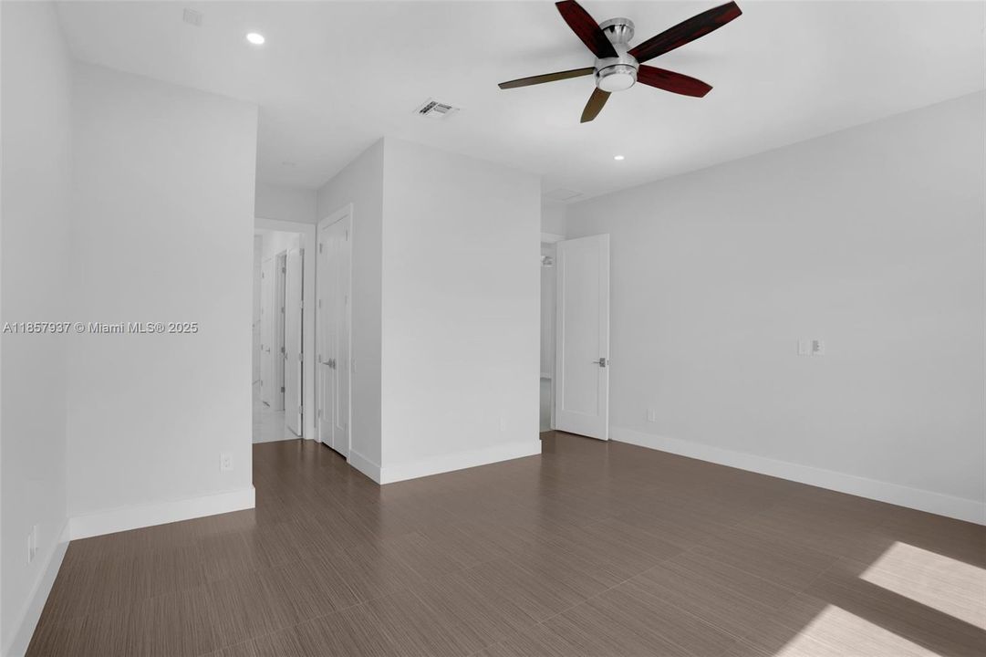 Active With Contract: $1,685,000 (5 beds, 4 baths, 2909 Square Feet)