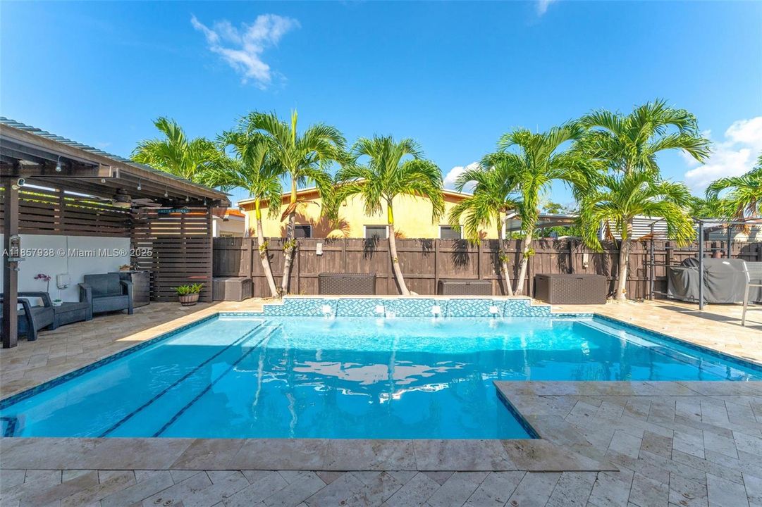 Recently Sold: $549,900 (2 beds, 2 baths, 1015 Square Feet)