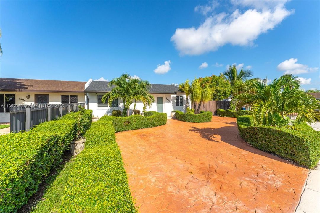 Recently Sold: $549,900 (2 beds, 2 baths, 1015 Square Feet)