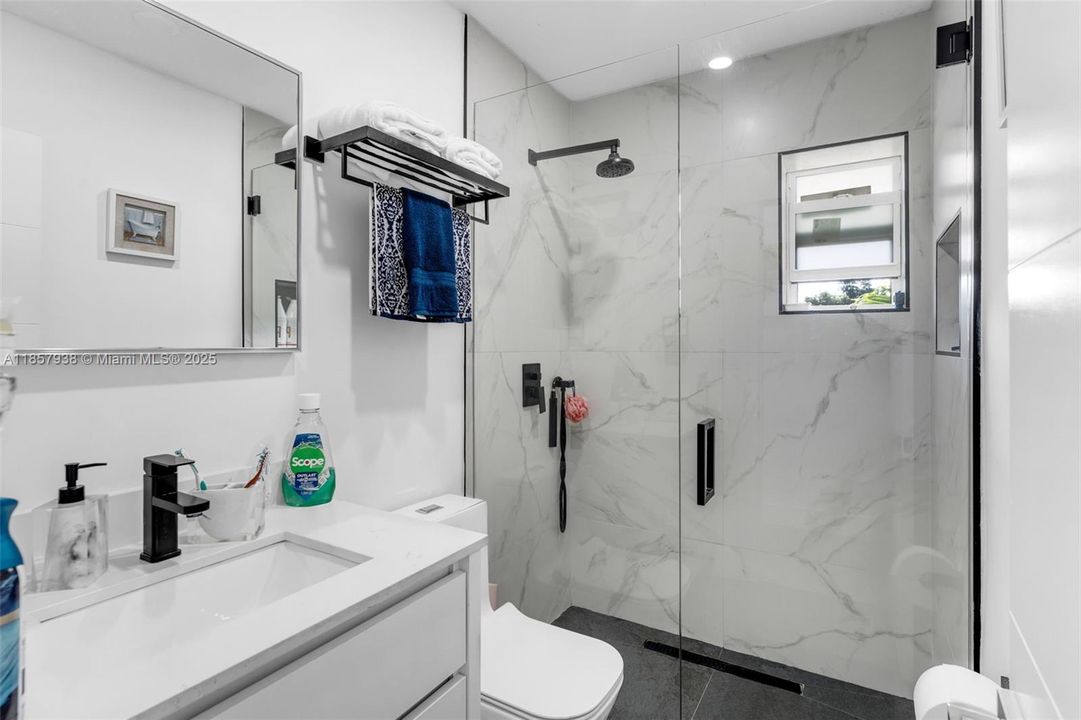 Recently Sold: $549,900 (2 beds, 2 baths, 1015 Square Feet)